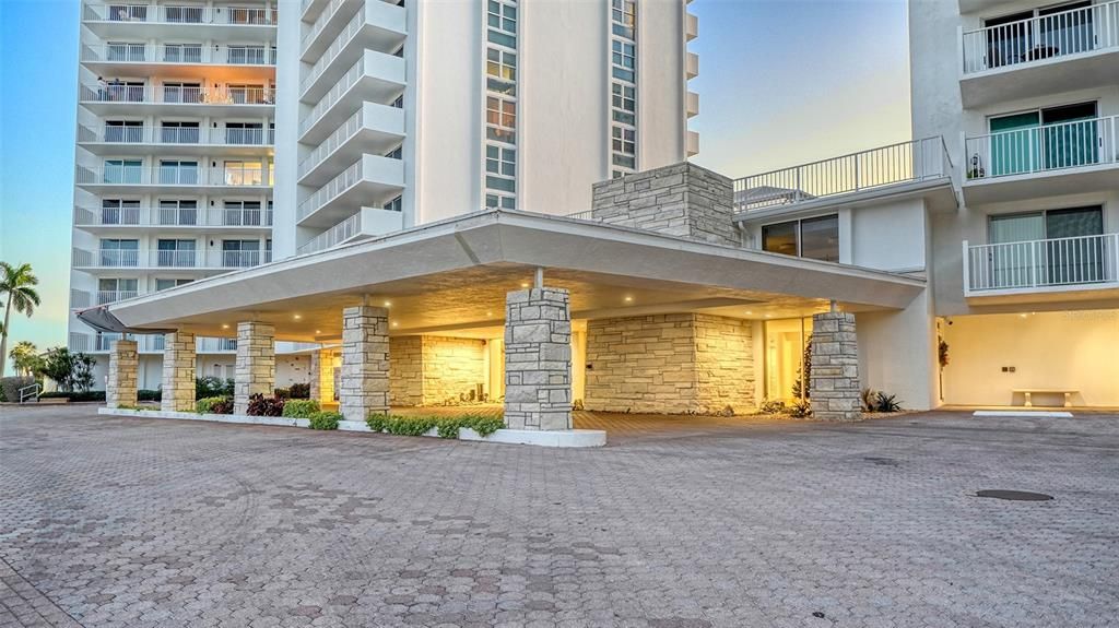 На продажу: $625,000 (2 спален, 2 ванн, 1235 Квадратных фут)