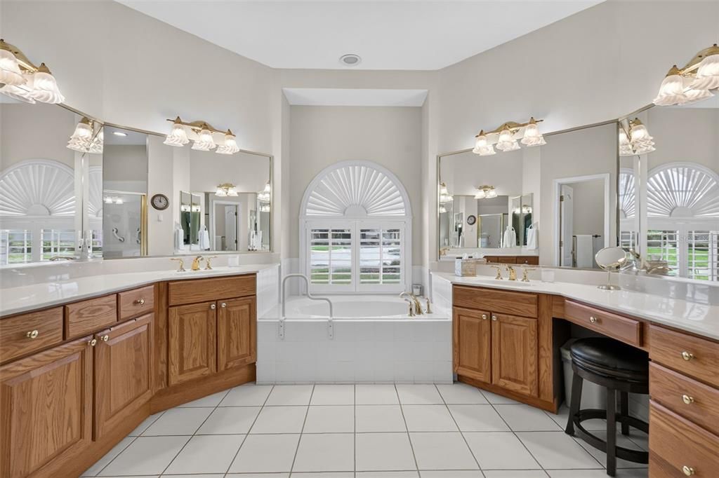 For Sale: $570,000 (3 beds, 3 baths, 2777 Square Feet)