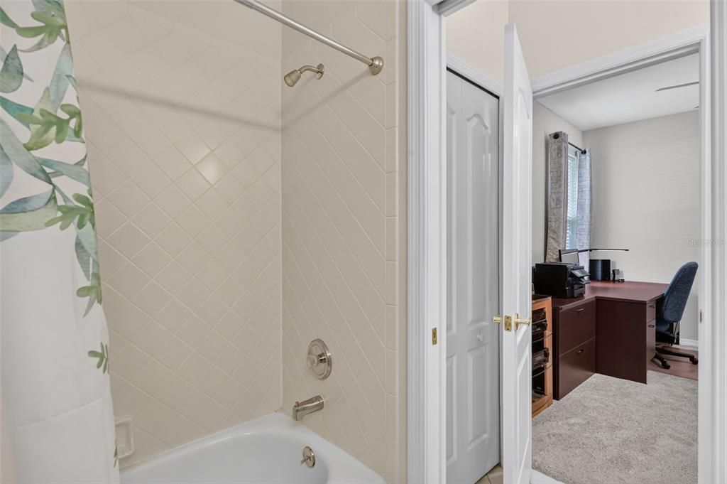 For Sale: $570,000 (3 beds, 3 baths, 2777 Square Feet)