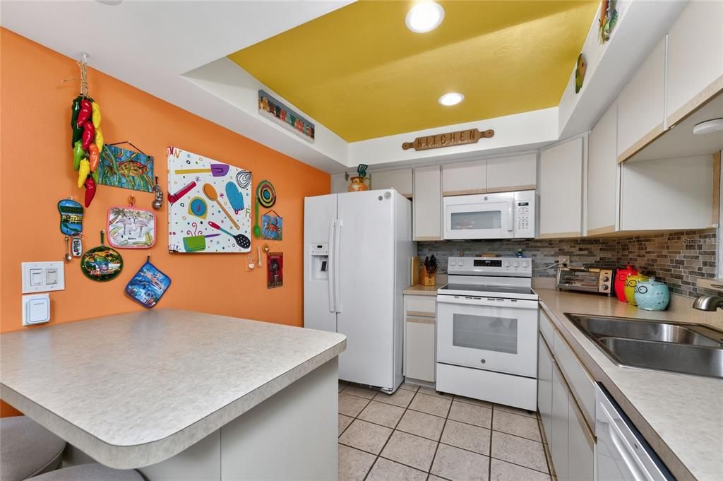 For Sale: $219,000 (2 beds, 1 baths, 1330 Square Feet)