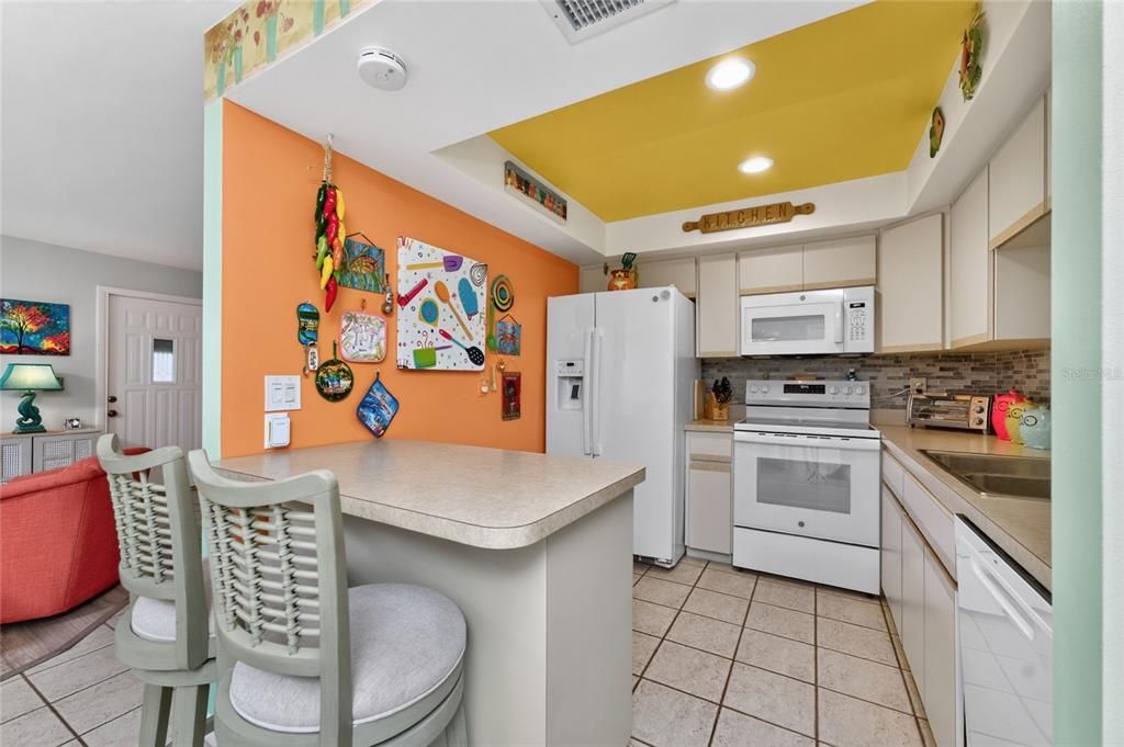 For Sale: $219,000 (2 beds, 1 baths, 1330 Square Feet)