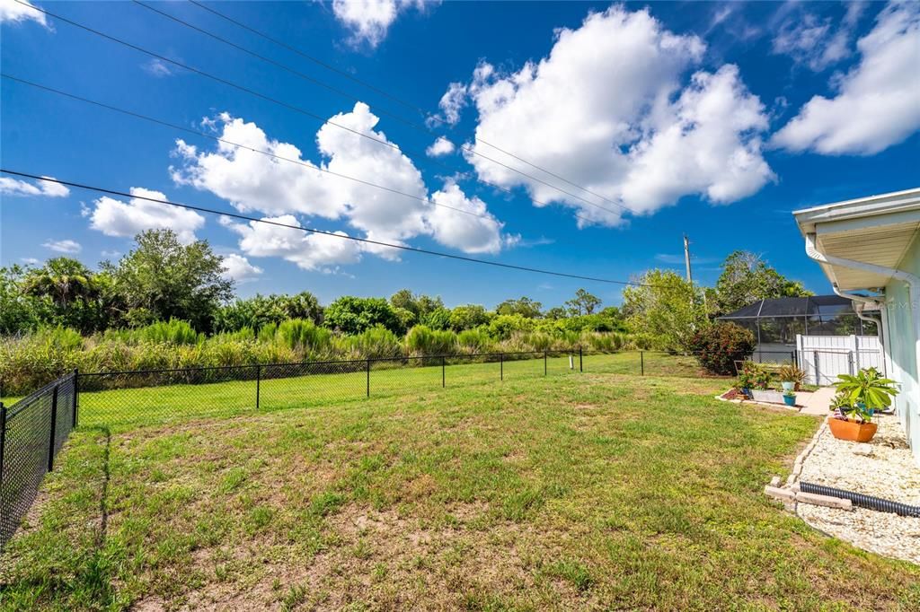For Sale: $219,000 (2 beds, 1 baths, 1330 Square Feet)