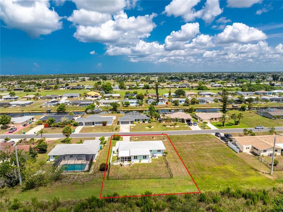 For Sale: $219,000 (2 beds, 1 baths, 1330 Square Feet)