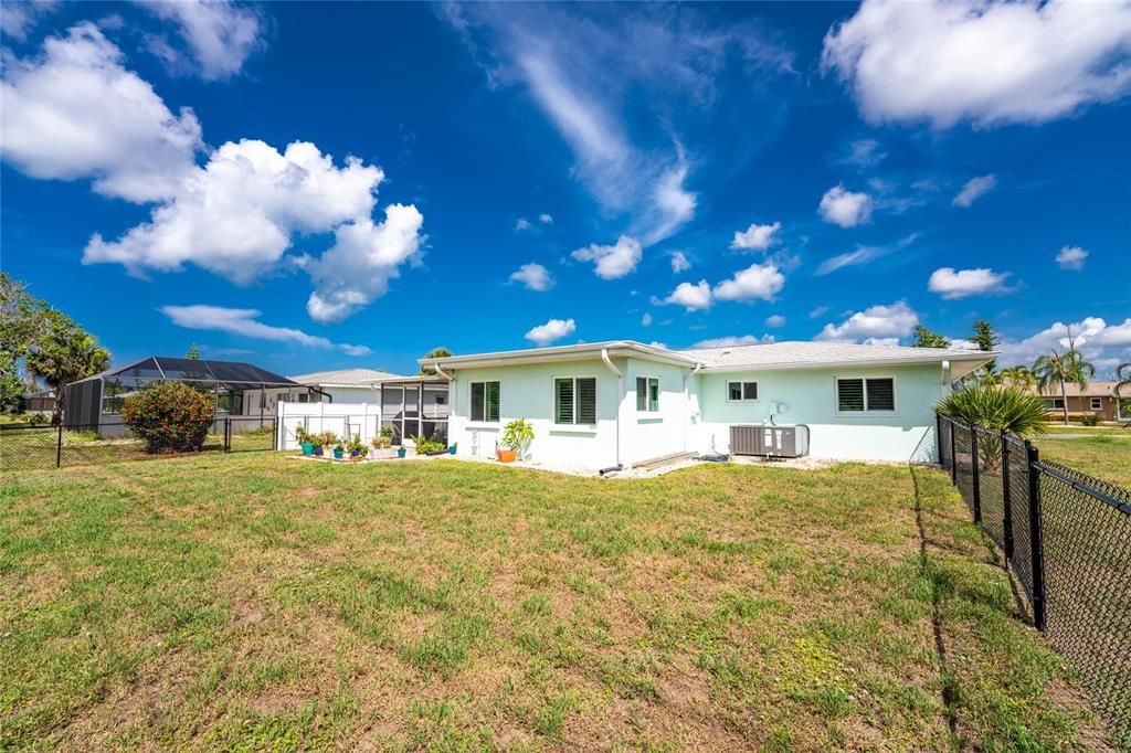 For Sale: $219,000 (2 beds, 1 baths, 1330 Square Feet)