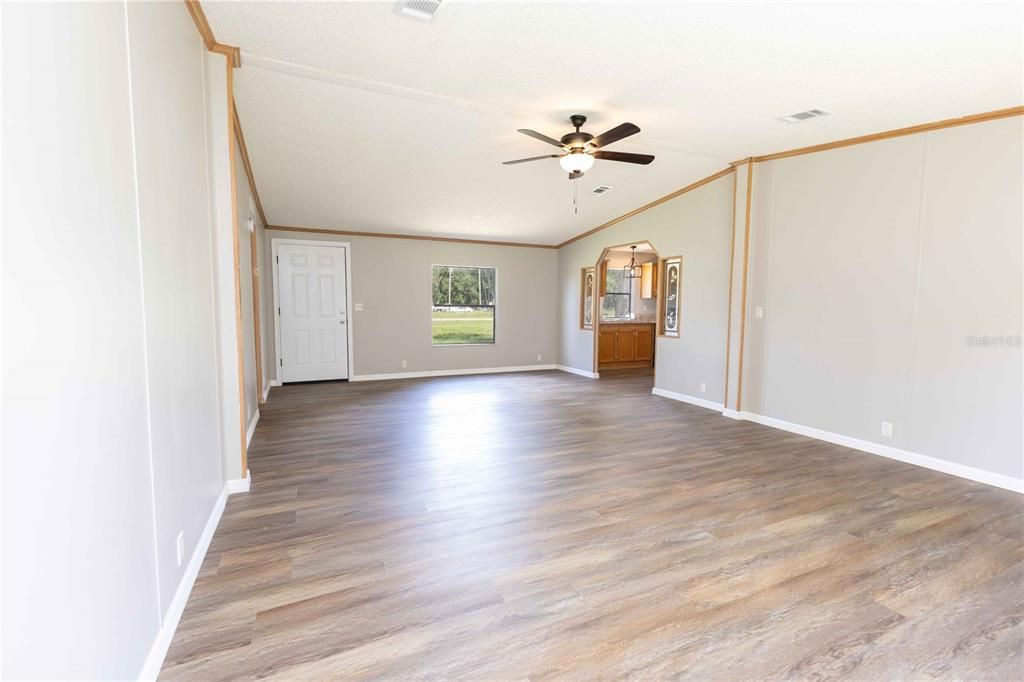 待售: $250,000 (3 贝兹, 2 浴室, 1848 平方英尺)