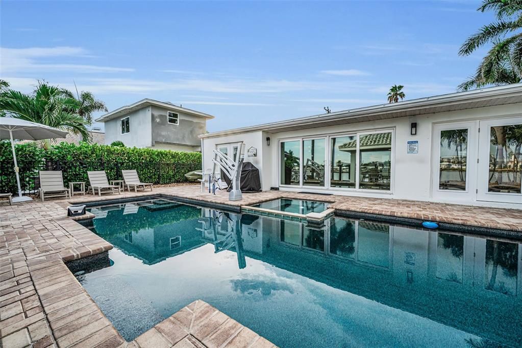 En Venta: $1,550,000 (3 camas, 3 baños, 2098 Pies cuadrados)