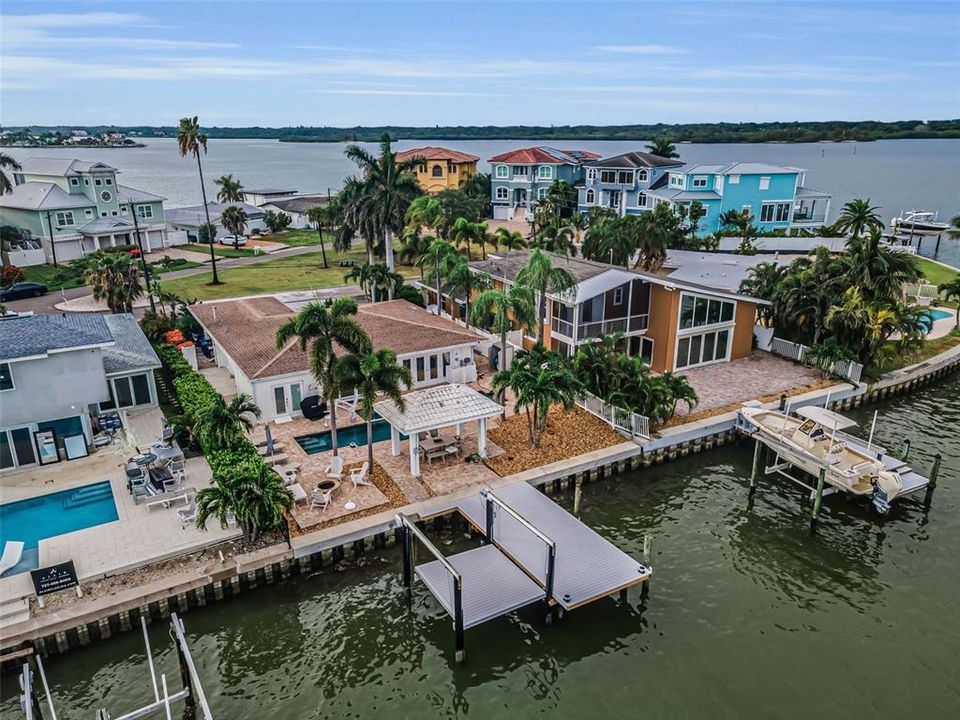 En Venta: $1,550,000 (3 camas, 3 baños, 2098 Pies cuadrados)