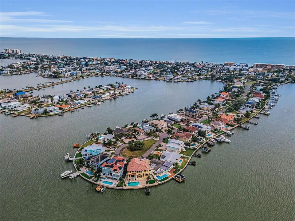 En Venta: $1,550,000 (3 camas, 3 baños, 2098 Pies cuadrados)