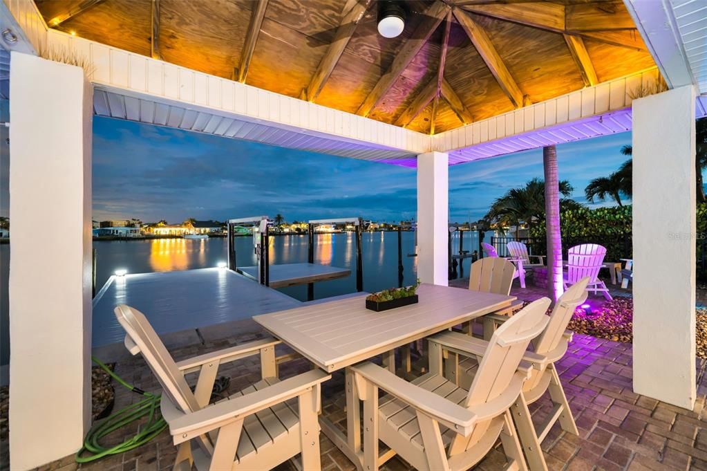 En Venta: $1,550,000 (3 camas, 3 baños, 2098 Pies cuadrados)