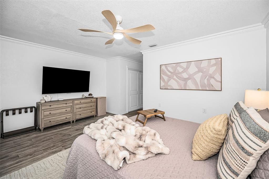 En Venta: $1,550,000 (3 camas, 3 baños, 2098 Pies cuadrados)