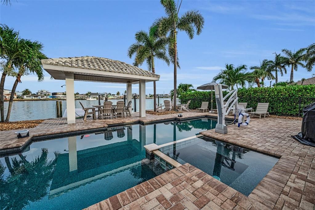 En Venta: $1,550,000 (3 camas, 3 baños, 2098 Pies cuadrados)