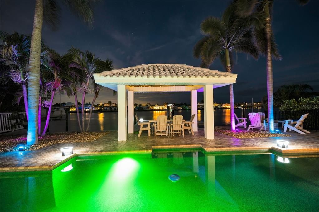 En Venta: $1,550,000 (3 camas, 3 baños, 2098 Pies cuadrados)