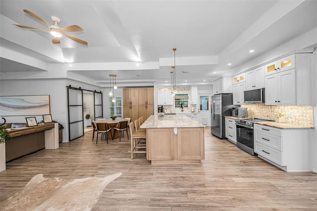 En Venta: $1,550,000 (3 camas, 3 baños, 2098 Pies cuadrados)