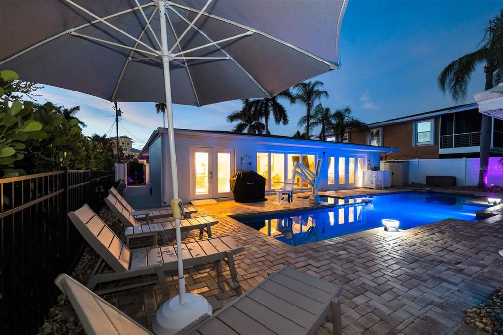 En Venta: $1,550,000 (3 camas, 3 baños, 2098 Pies cuadrados)