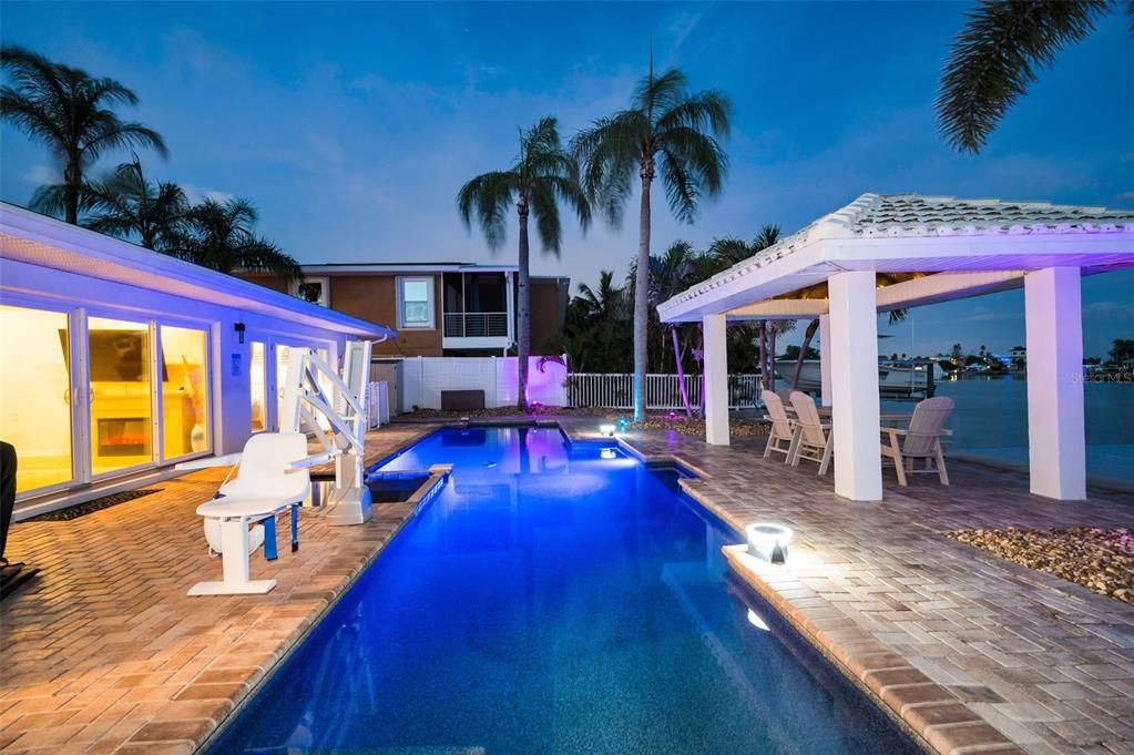 En Venta: $1,550,000 (3 camas, 3 baños, 2098 Pies cuadrados)