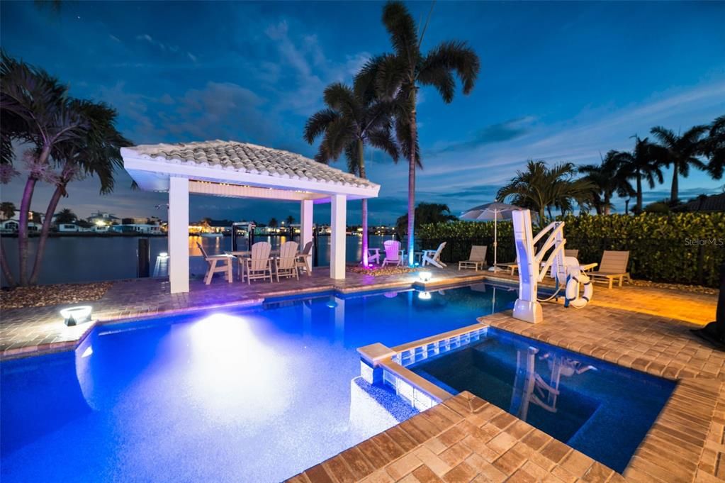 En Venta: $1,550,000 (3 camas, 3 baños, 2098 Pies cuadrados)