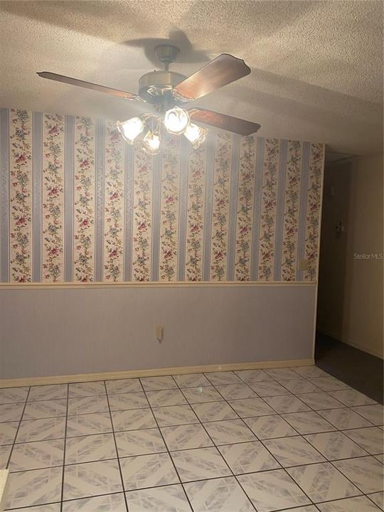En Venta: $235,000 (3 camas, 2 baños, 1410 Pies cuadrados)