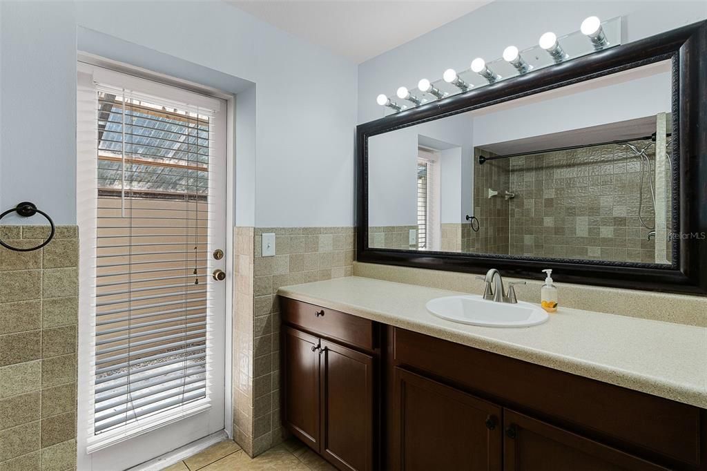 For Rent: $3,500 (4 beds, 3 baths, 2217 Square Feet)