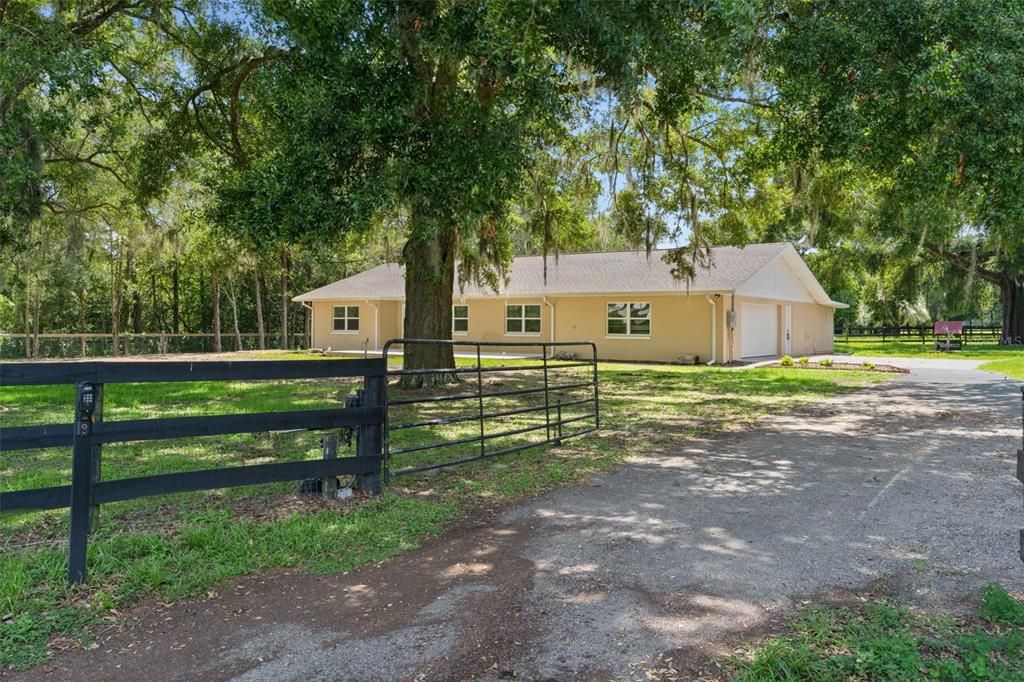 For Rent: $3,500 (4 beds, 3 baths, 2217 Square Feet)