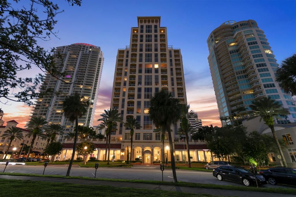 For Sale: $5,300,000 (4 beds, 5 baths, 4831 Square Feet)