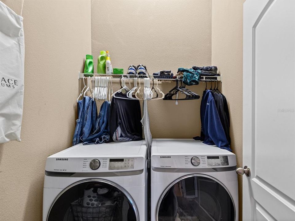 En Venta: $218,000 (2 camas, 2 baños, 1298 Pies cuadrados)