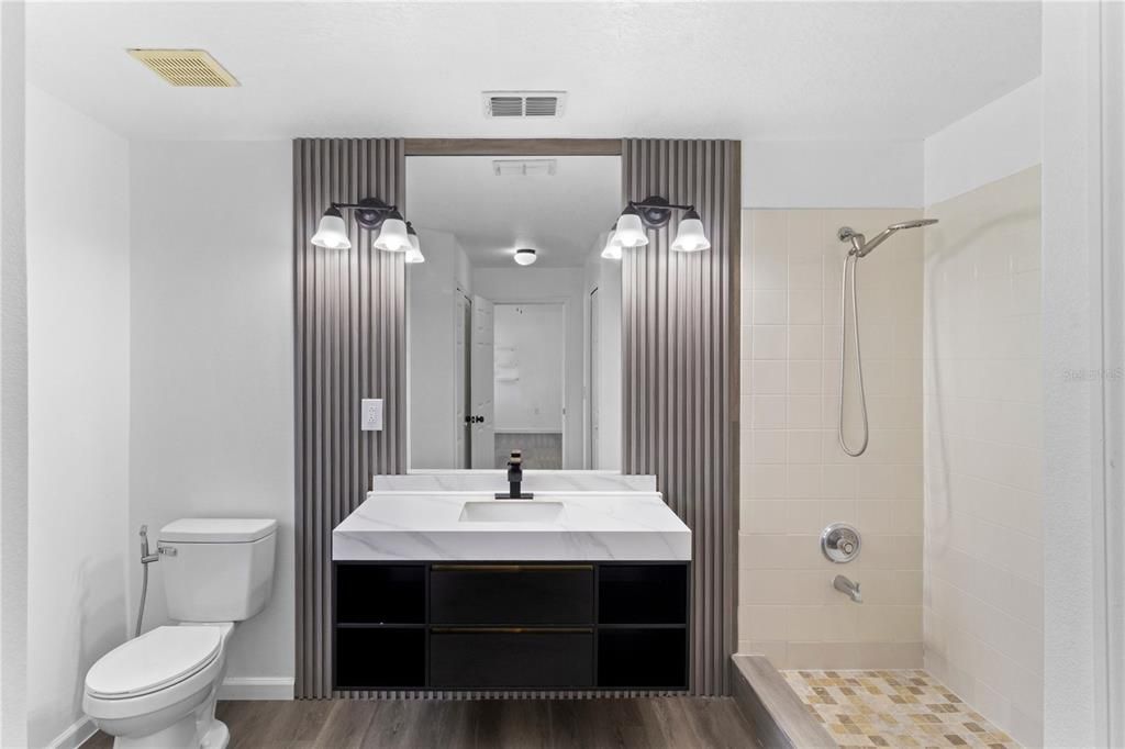 For Rent: $1,950 (3 beds, 2 baths, 1243 Square Feet)