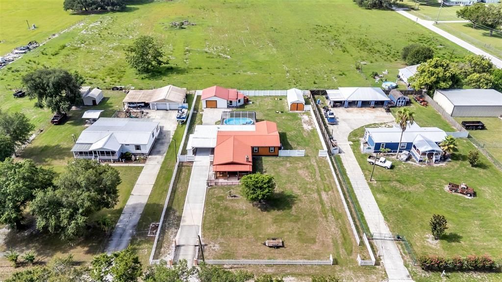 Activo con contrato: $275,000 (3 camas, 2 baños, 1958 Pies cuadrados)