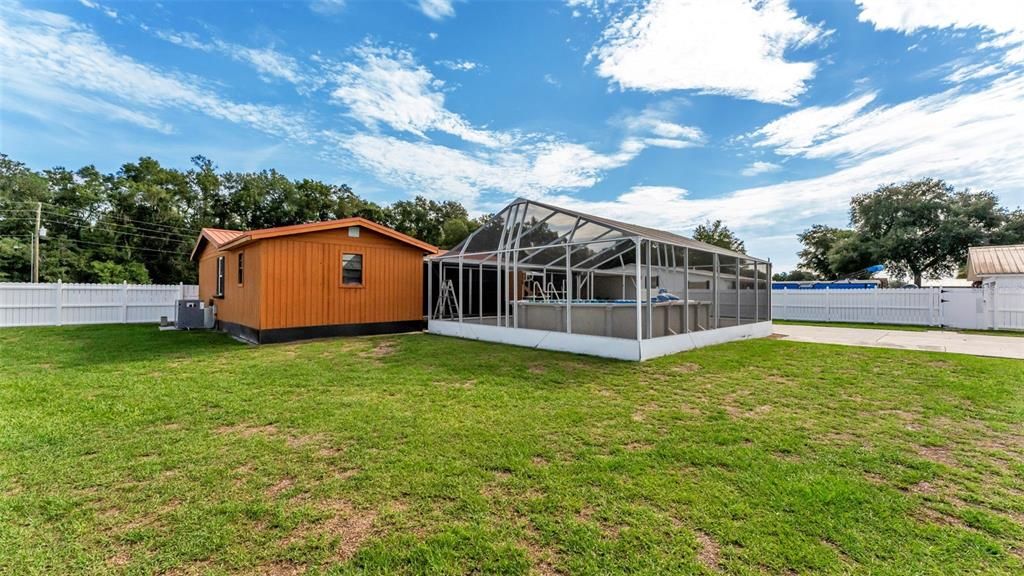 Activo con contrato: $275,000 (3 camas, 2 baños, 1958 Pies cuadrados)