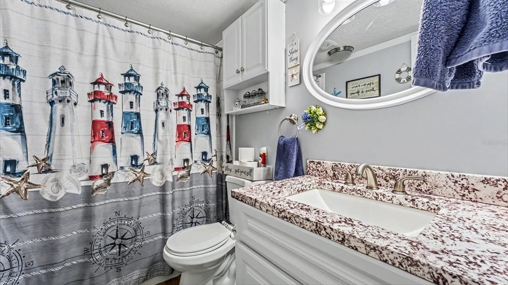 Activo con contrato: $275,000 (3 camas, 2 baños, 1958 Pies cuadrados)