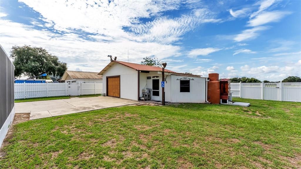 Activo con contrato: $275,000 (3 camas, 2 baños, 1958 Pies cuadrados)