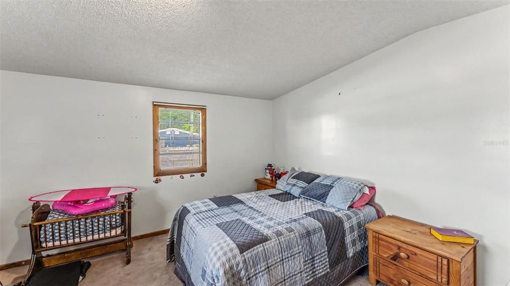 Activo con contrato: $275,000 (3 camas, 2 baños, 1958 Pies cuadrados)