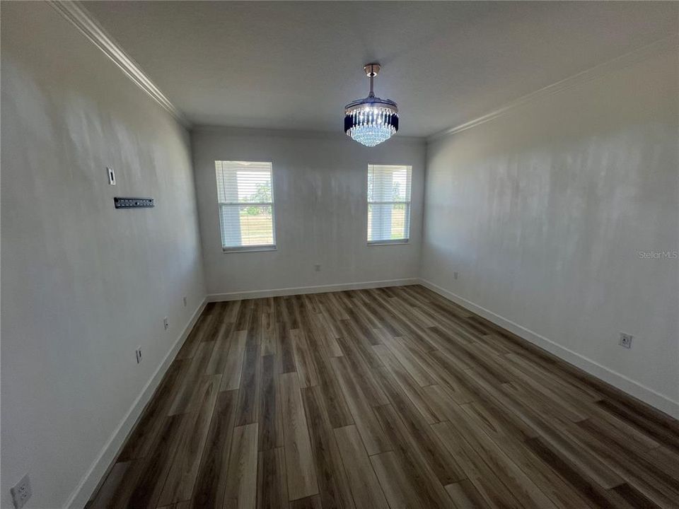 For Sale: $515,000 (4 beds, 2 baths, 2410 Square Feet)