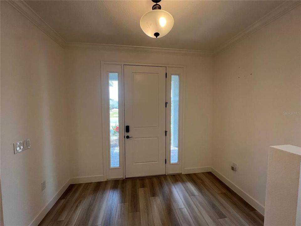 For Sale: $515,000 (4 beds, 2 baths, 2410 Square Feet)