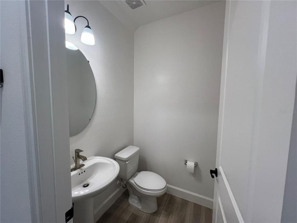 For Sale: $515,000 (4 beds, 2 baths, 2410 Square Feet)