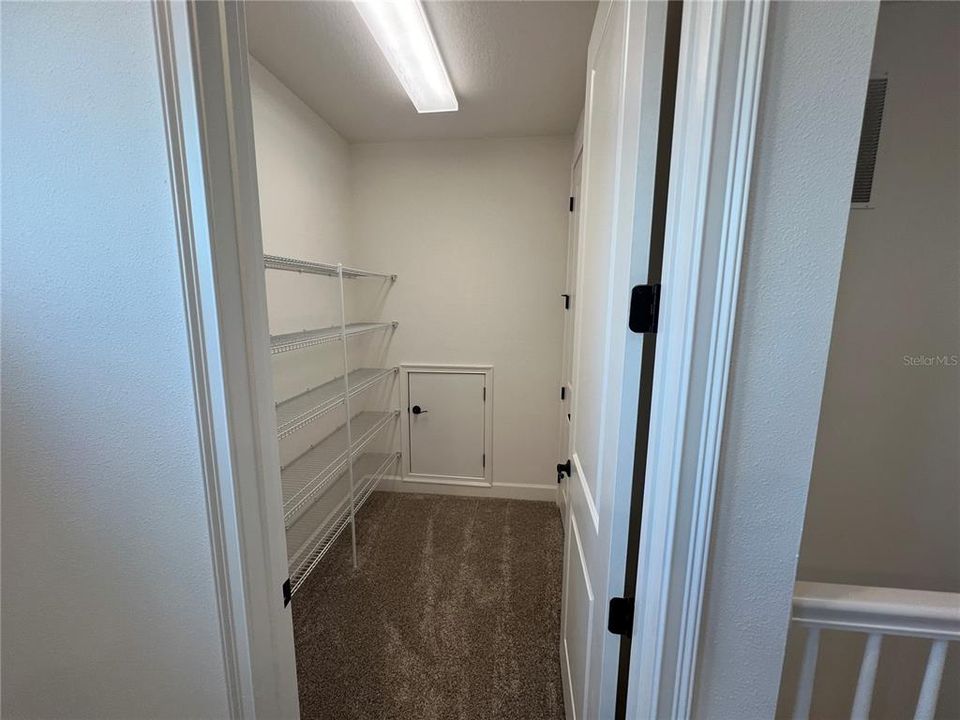 For Sale: $515,000 (4 beds, 2 baths, 2410 Square Feet)