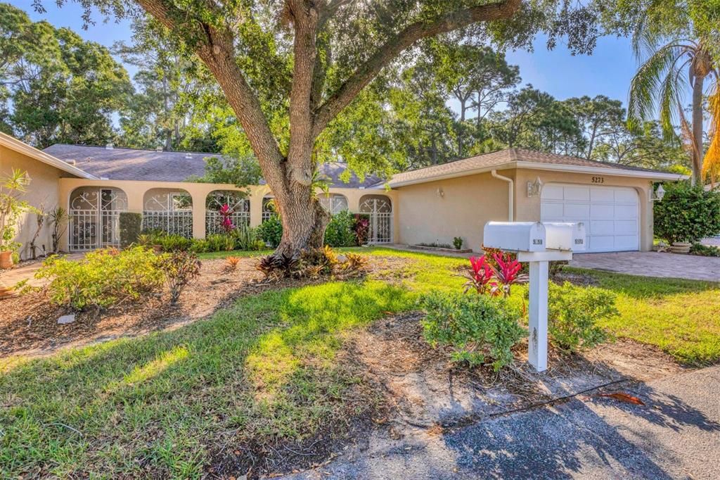 For Sale: $299,999 (2 beds, 2 baths, 1475 Square Feet)