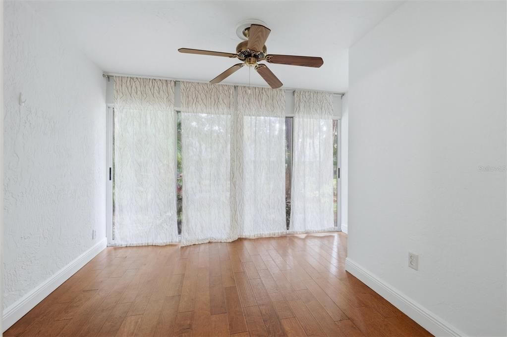 For Sale: $299,999 (2 beds, 2 baths, 1475 Square Feet)