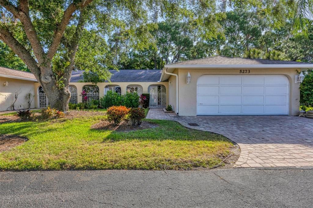 For Sale: $299,999 (2 beds, 2 baths, 1475 Square Feet)
