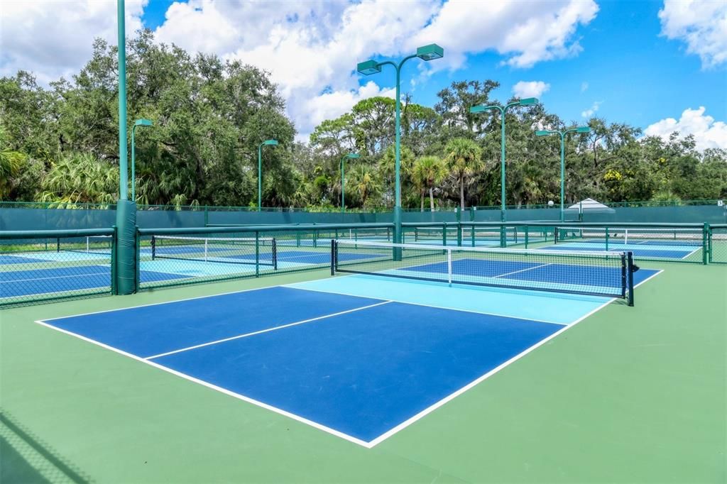 For Sale: $299,999 (2 beds, 2 baths, 1475 Square Feet)