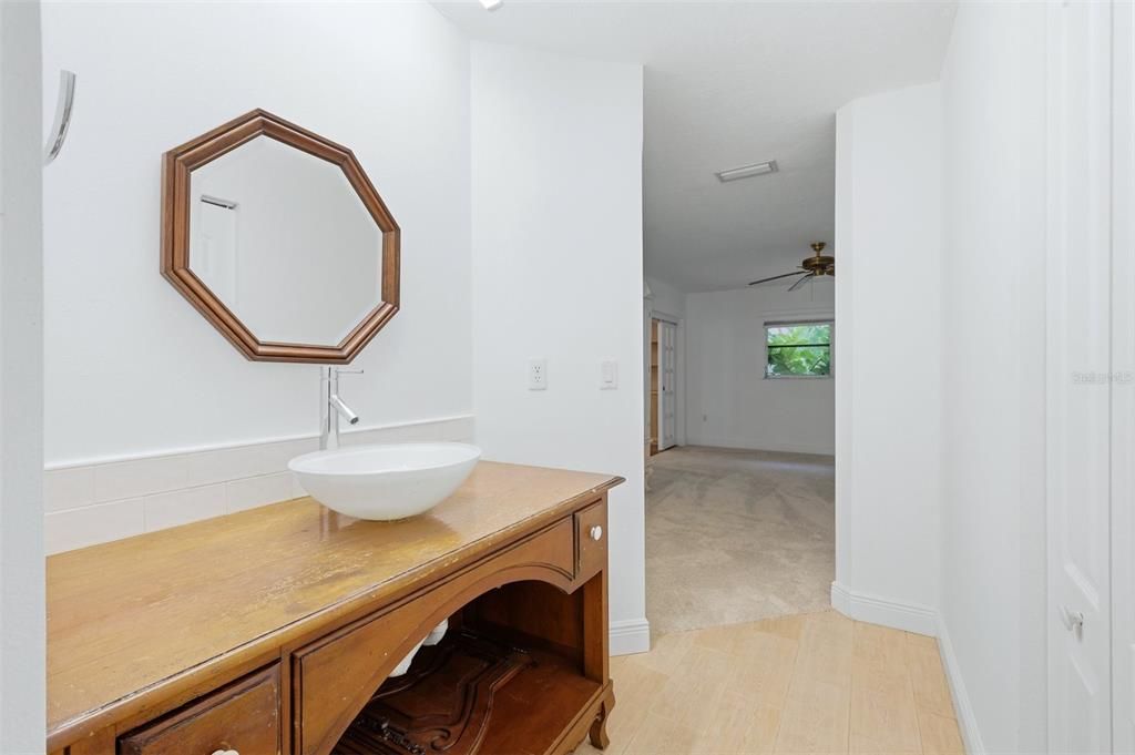For Sale: $299,999 (2 beds, 2 baths, 1475 Square Feet)