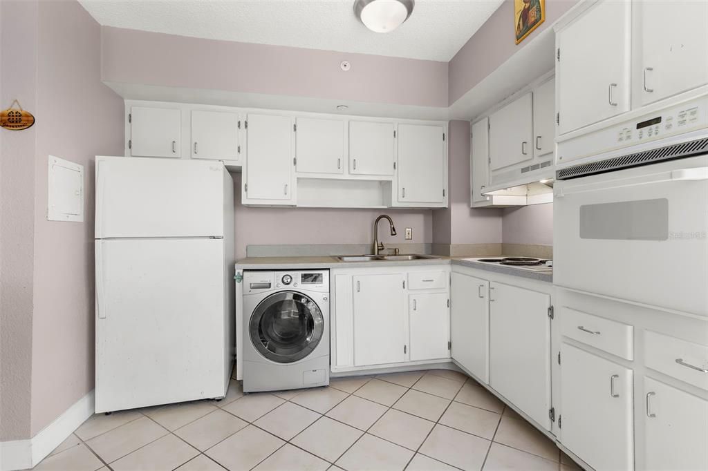 For Sale: $200,000 (0 beds, 1 baths, 475 Square Feet)
