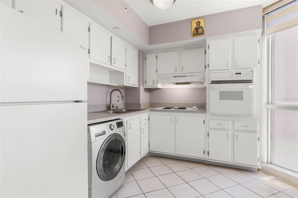 For Sale: $200,000 (0 beds, 1 baths, 475 Square Feet)