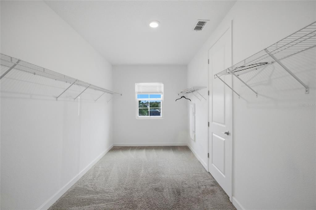 В аренду: $3,895 (5 спален, 3 ванн, 2964 Квадратных фут)