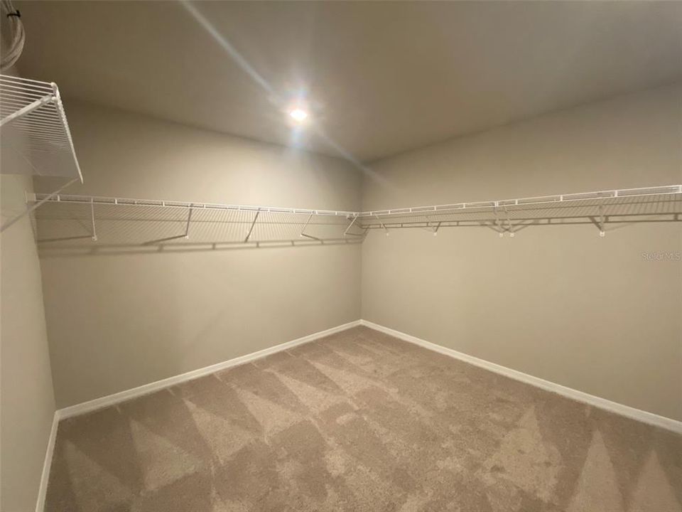 For Rent: $2,899 (4 beds, 3 baths, 2634 Square Feet)