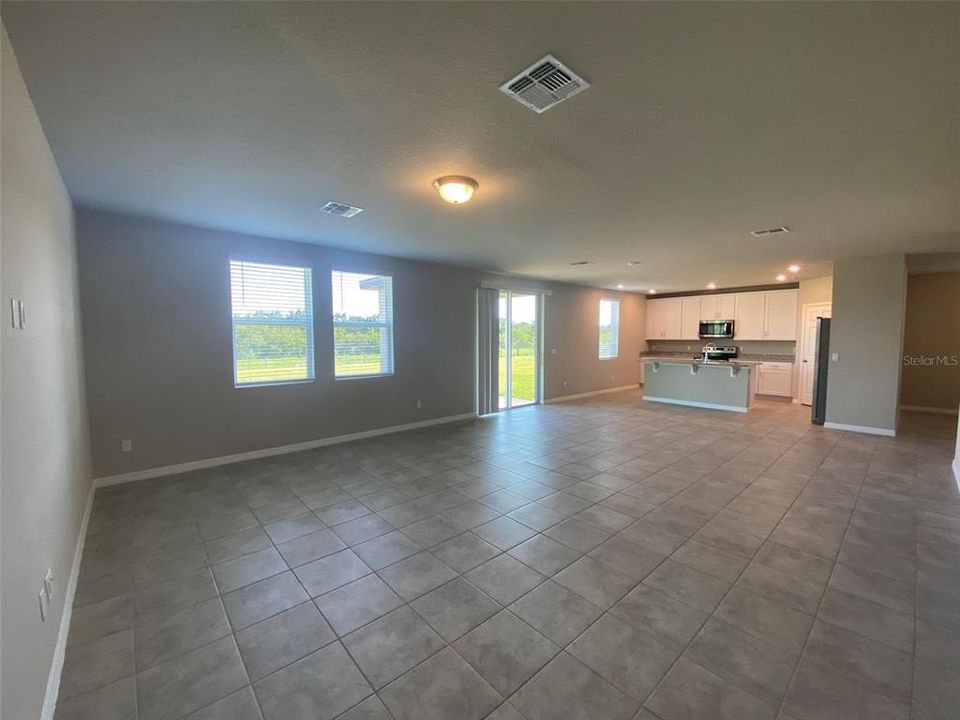 For Rent: $2,899 (4 beds, 3 baths, 2634 Square Feet)