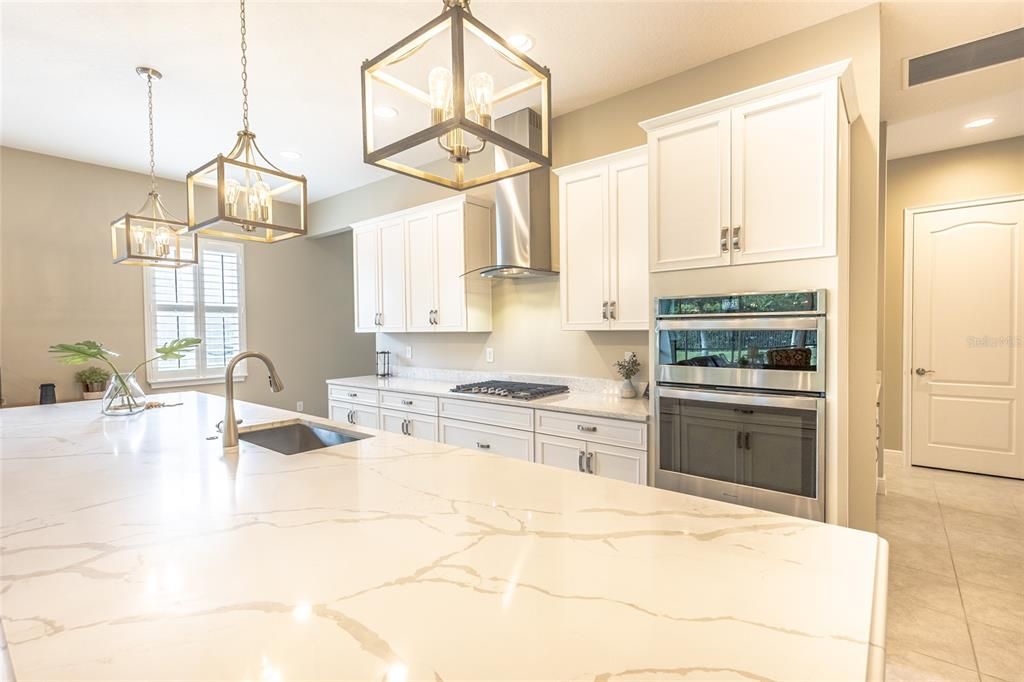 For Sale: $529,900 (3 beds, 3 baths, 2365 Square Feet)
