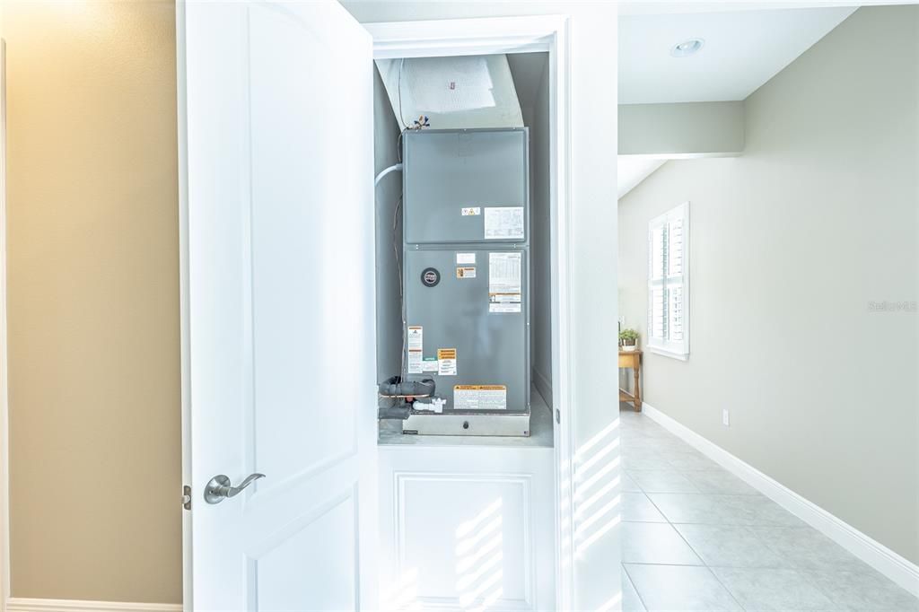 For Sale: $529,900 (3 beds, 3 baths, 2365 Square Feet)