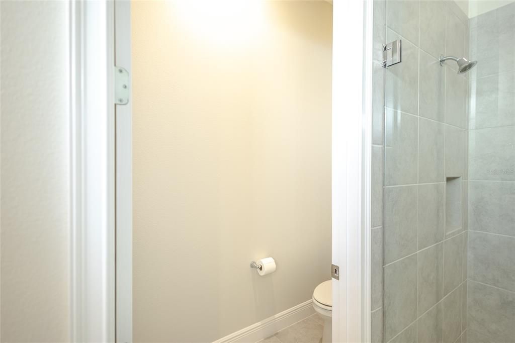 For Sale: $529,900 (3 beds, 3 baths, 2365 Square Feet)