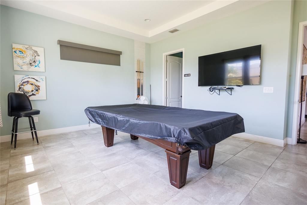 For Sale: $529,900 (3 beds, 3 baths, 2365 Square Feet)