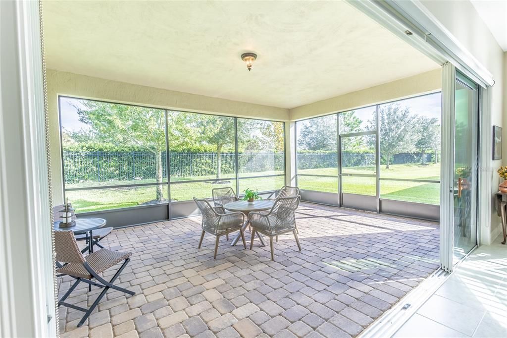For Sale: $529,900 (3 beds, 3 baths, 2365 Square Feet)